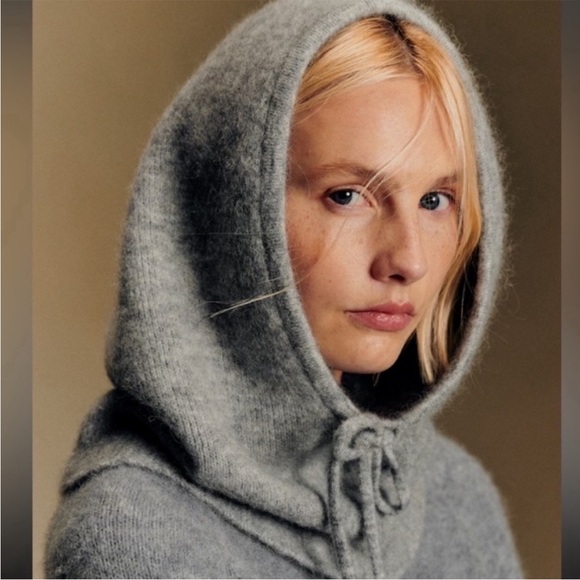 Sezane Accessories - Sézane Come Hooded Scarf NWT in Mid Heather
Grey